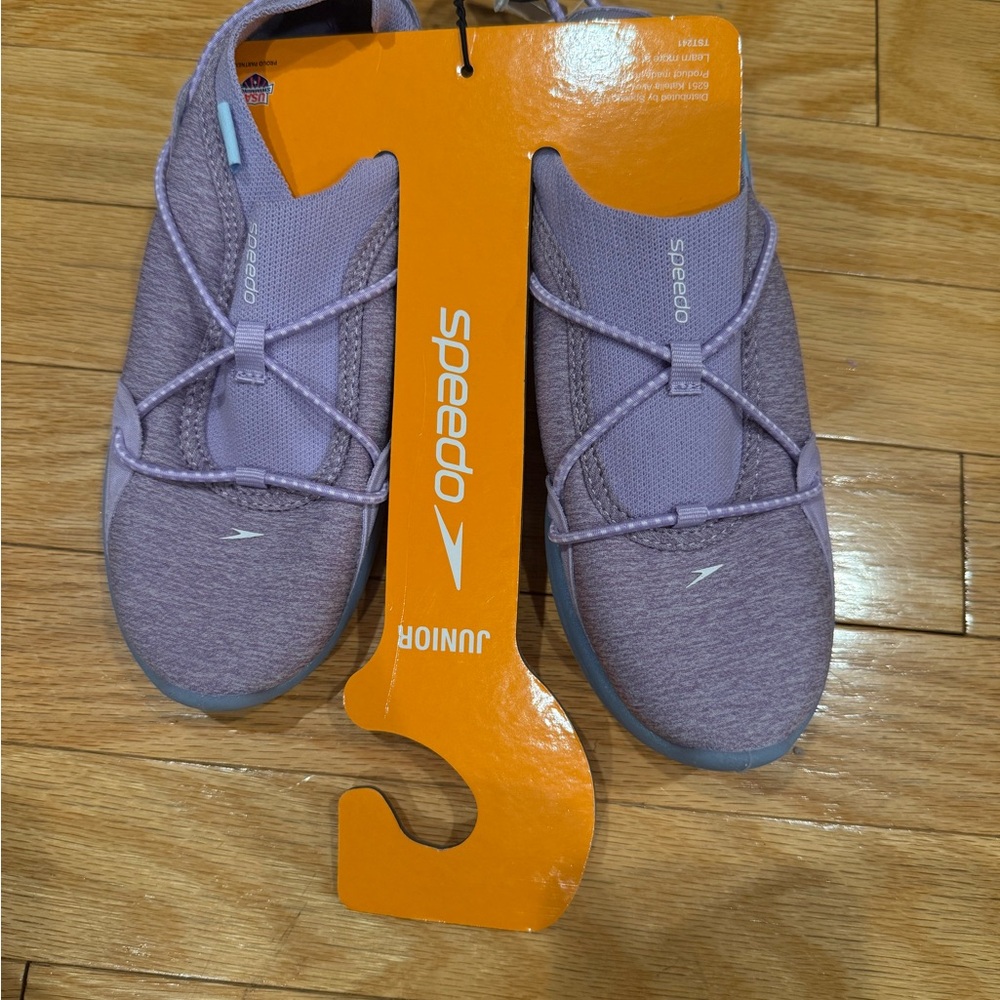 Speedo Brand girls size 13-1 WaterTrek shoes. Lilac Water Shoes.  NWTO.